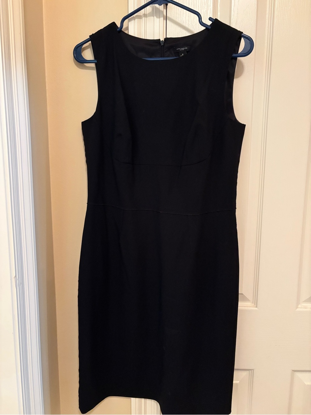 Ann Taylor Black Sleeveless Midi Sheath Dress